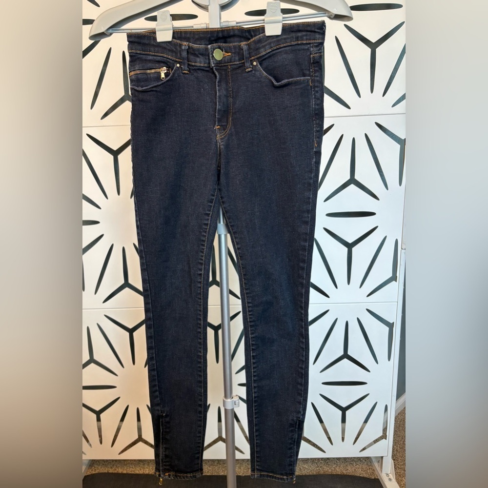 H&M Dark Blue Skinny Jeans – Zipper Ankle – Size 6